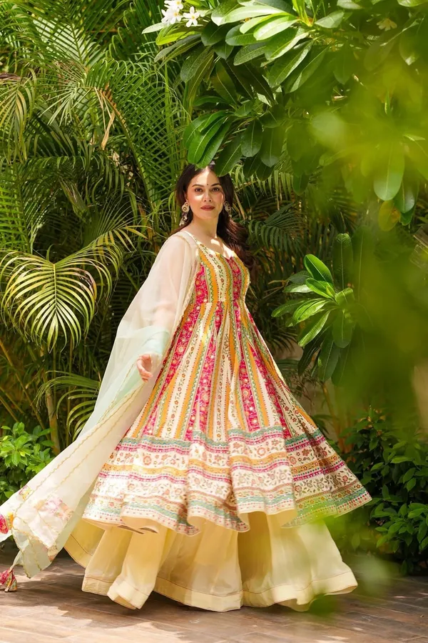 Multicolor_Crepe_Premium_&_Fancy_Design_Suit_Set_For_Women