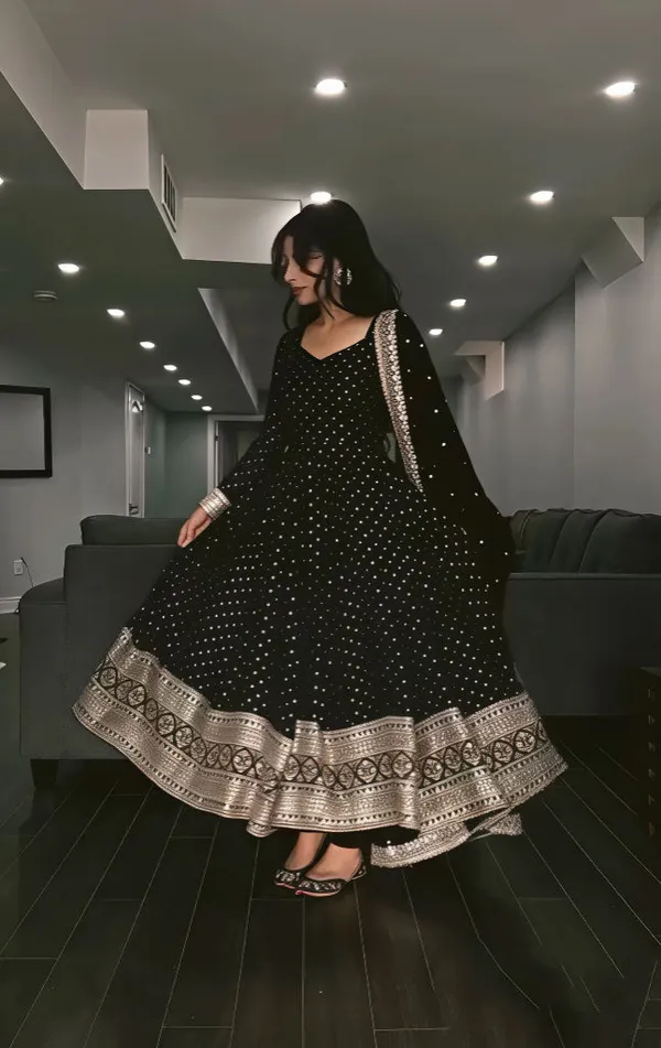 Black_Blooming_Premium_&_Fancy_Design_Anarkali_Set_For_Women