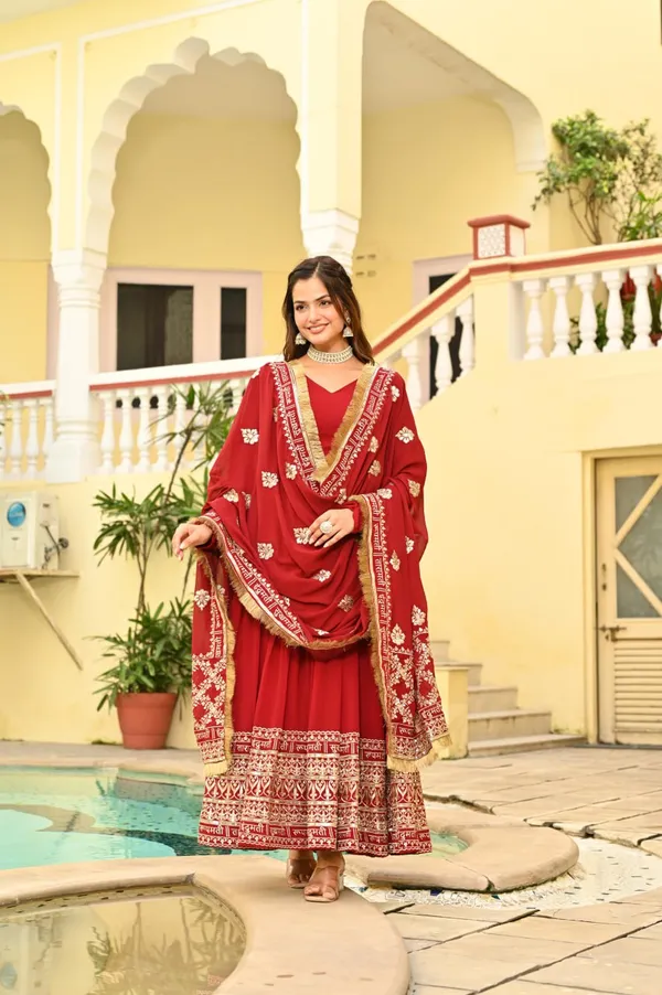 Pink_Blooming_Premium_&_Fancy_Design_Anarkali_Set_For_Women