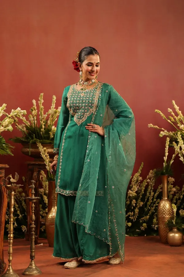Green_Organza_Premium_&_Fancy_Design_Suit_Set_For_Women