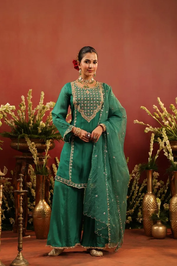 Green_Organza_Premium_&_Fancy_Design_Suit_Set_For_Women