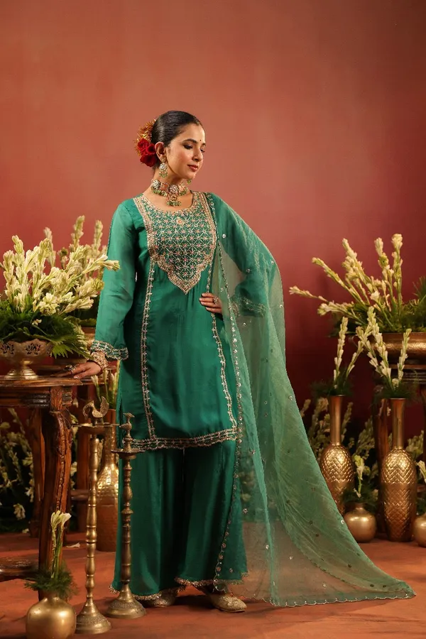 Green_Organza_Premium_&_Fancy_Design_Suit_Set_For_Women