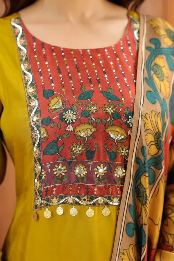 Yellow_Cotton_Premium_&_Fancy_Design_Kurti_And_Pant_Set_For_Women