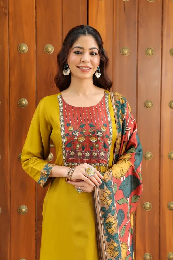 Yellow_Cotton_Premium_&_Fancy_Design_Kurti_And_Pant_Set_For_Women