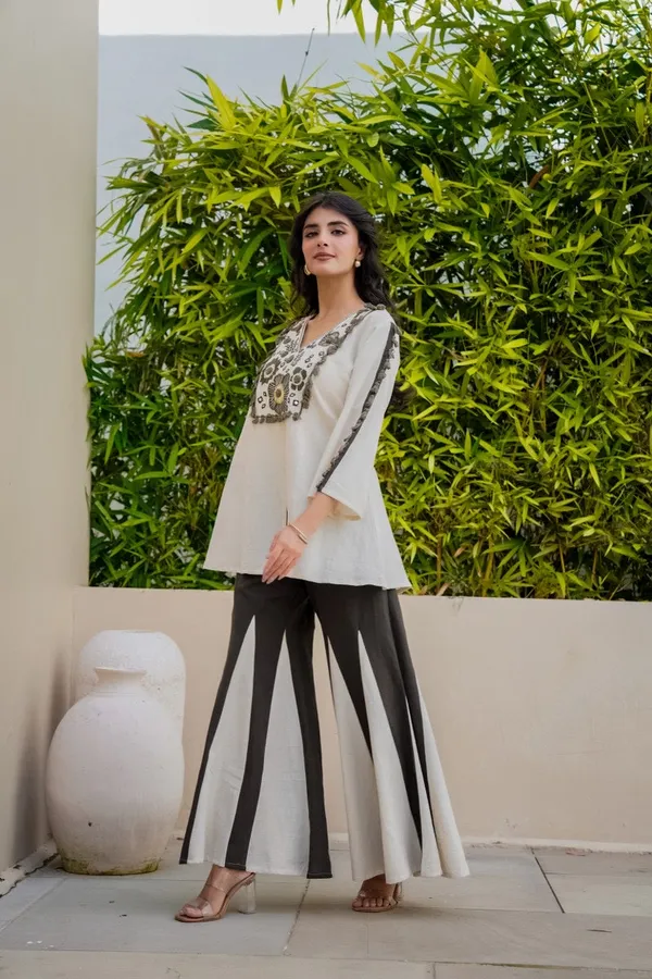 White_Cotton_Premium_&_Fancy_Design_Kurta_And_Palazzo_Set_For_Women