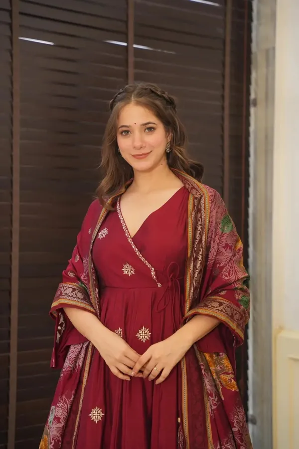 Maroon_Organza_Premium_&_Fancy_Design_Anarkali_Set_For_Women