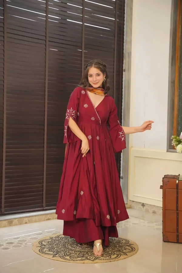 Maroon_Organza_Premium_&_Fancy_Design_Anarkali_Set_For_Women