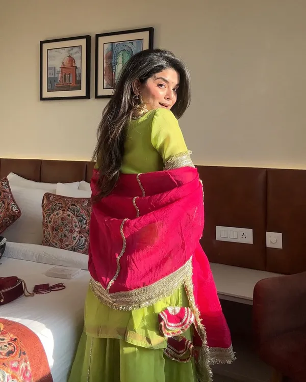 Green_And_Pink_Blooming_Premium_&_Fancy_Design_Sharara_Set_For_Women