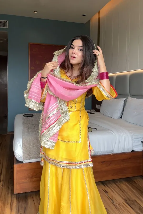 Yellow_Blooming_Premium_&_Fancy_Design_Sharara_Set_For_Women