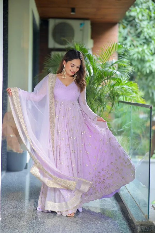 Purple_Blooming_Premium_&_Fancy_Design_Anarkali_Set_For_Women