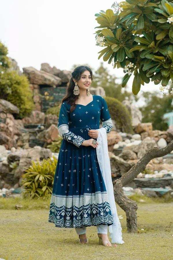 Blue_Blooming_Premium_&_Fancy_Design_Anarkali_Set_For_Women