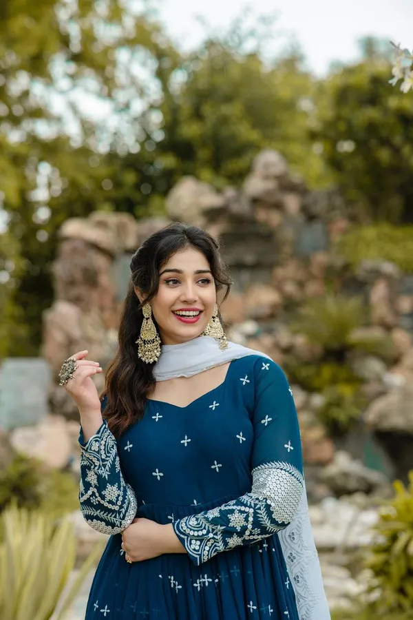 Blue_Blooming_Premium_&_Fancy_Design_Anarkali_Set_For_Women