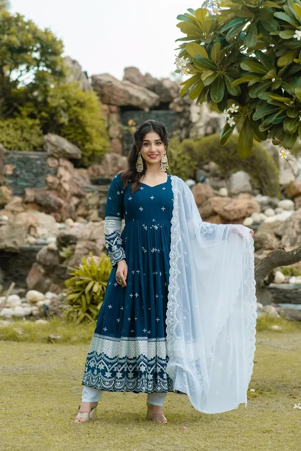 Blue_Blooming_Premium_&_Fancy_Design_Anarkali_Set_For_Women