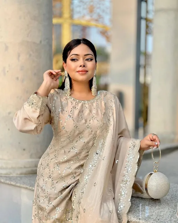 Off_White_Cotton_Premium_&_Fancy_Design_Kurti_And_Pant_Set_For_Women
