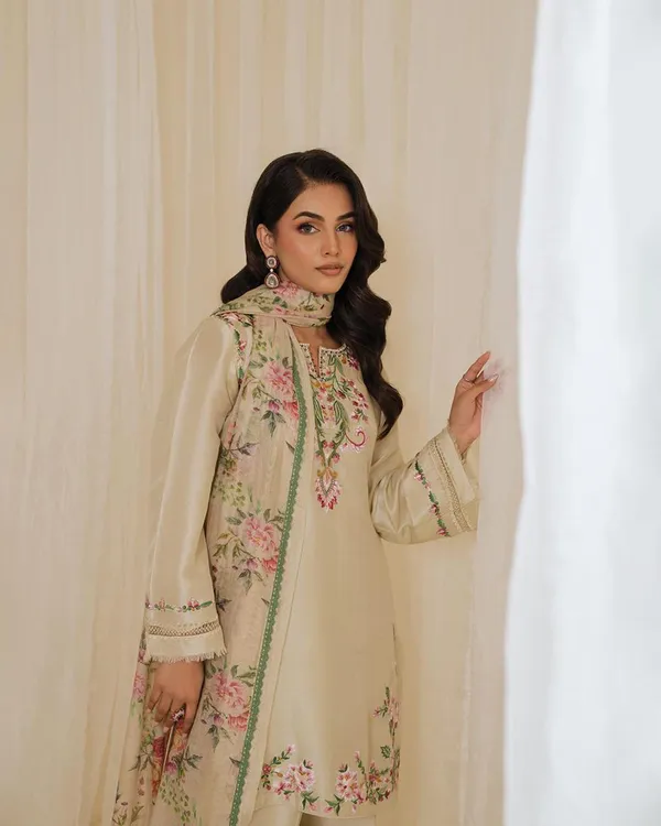 Off_White_Cotton_Premium_&_Fancy_Design_Suit_Set_For_Women