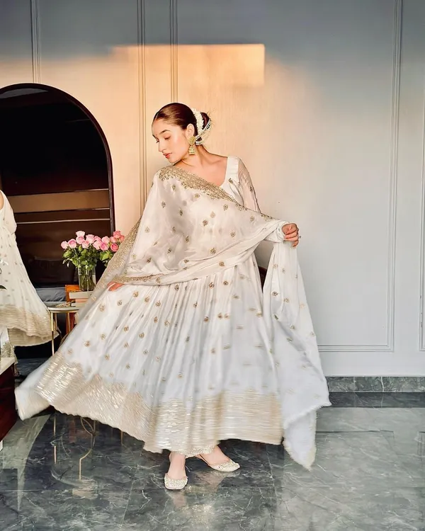 Off_White_Chinon_Premium_&_Fancy_Design_Anarkali_Set_For_Women