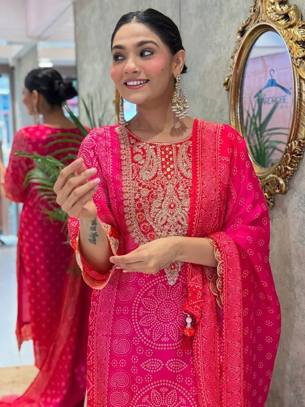 Pink_Cotton_Premium_&_Fancy_Design_Suit_Set_For_Women