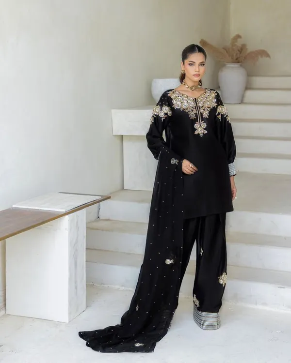 Black_Georgette_Premium_&_Fancy_Design_Salwar_Suit_With_Dupatta_For_Women
