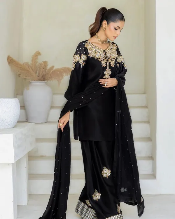 Black_Georgette_Premium_&_Fancy_Design_Salwar_Suit_With_Dupatta_For_Women