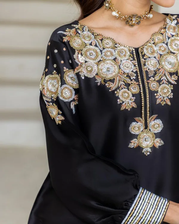 Black_Georgette_Premium_&_Fancy_Design_Salwar_Suit_With_Dupatta_For_Women