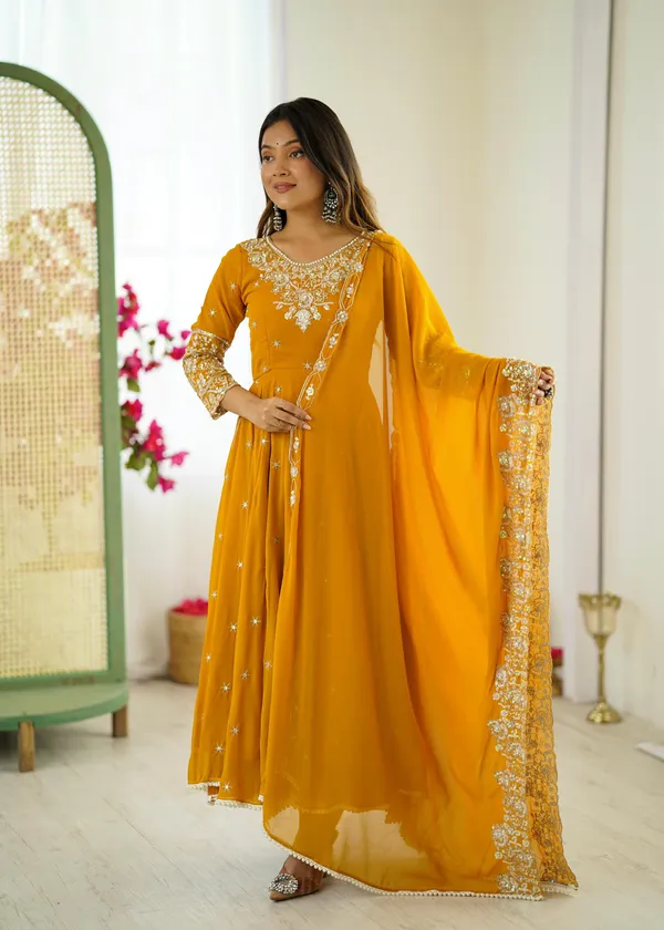 Yellow_Blooming_Premium_&_Fancy_Design_Anarkali_Set_For_Women