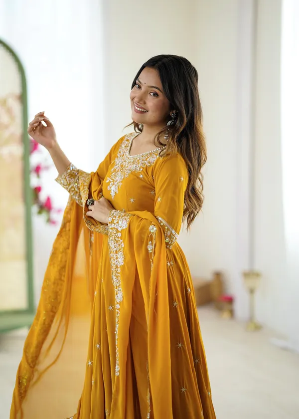 Yellow_Blooming_Premium_&_Fancy_Design_Anarkali_Set_For_Women