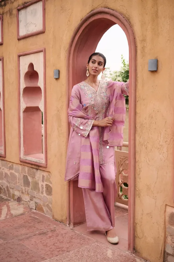 Pink_Shimmer_Premium_&_Fancy_Design_Kurti_And_Palazzo_Set_For_Women