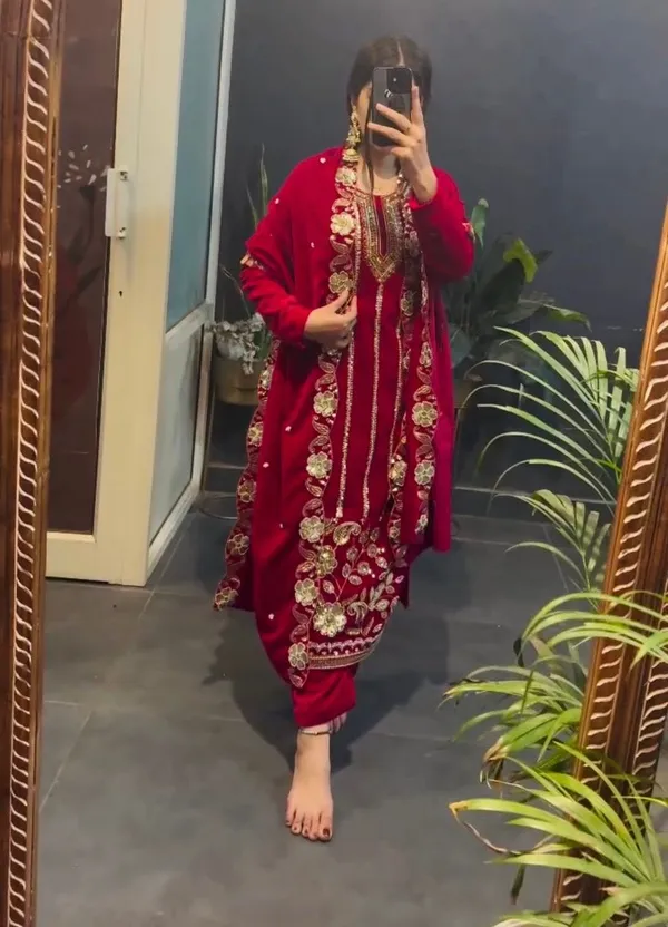Maroon_Velvet_Premium_&_Fancy_Design_Suit_Set_For_Women