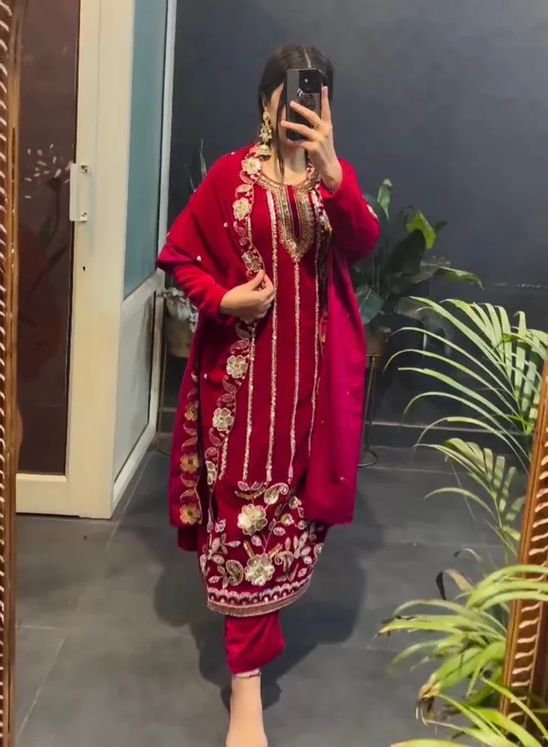Maroon_Velvet_Premium_&_Fancy_Design_Suit_Set_For_Women
