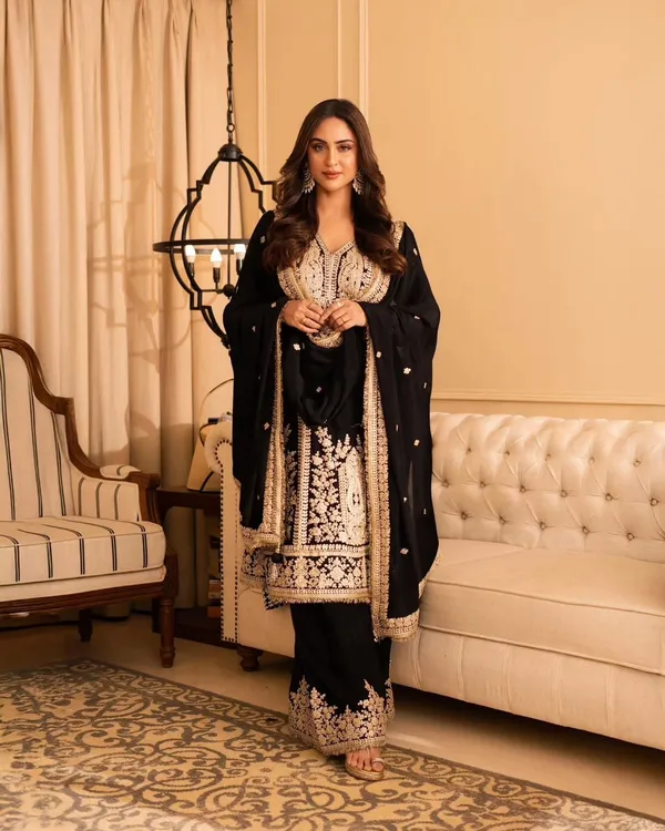 Black_Crepe_Premium_&_Fancy_Design_Kurti_And_Pants_Set_For_Women