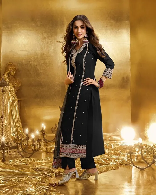 Blue_Georgette_Premium_&_Fancy_Design_Suit_Set_For_Women