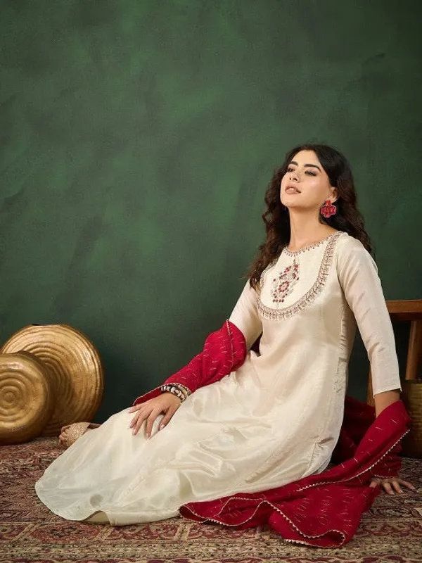 Off_White_Silk_Premium_&_Fancy_Design_Suit_Set_For_Women