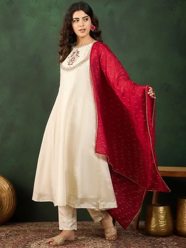 Off_White_Silk_Premium_&_Fancy_Design_Suit_Set_For_Women