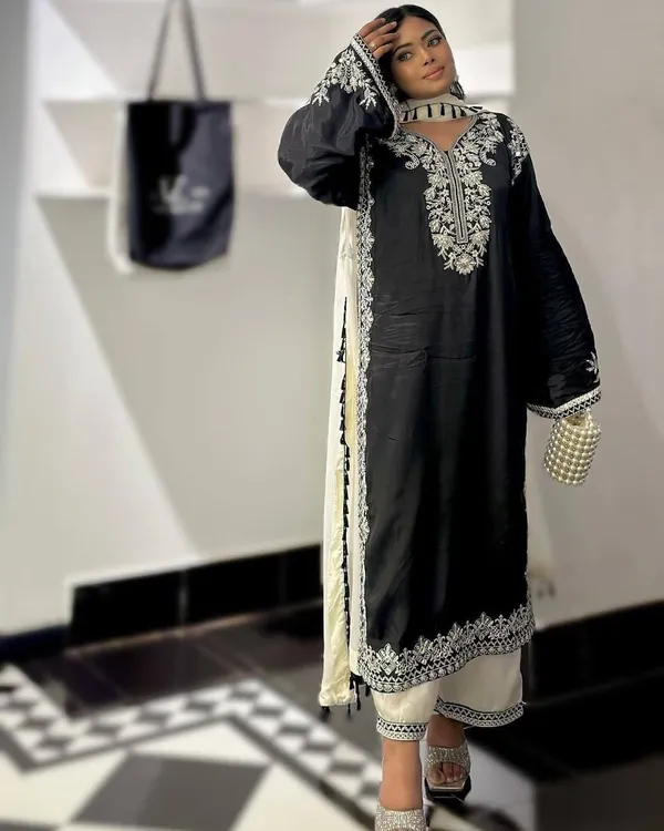 Black_Chinon_Premium_&_Fancy_Design_Kurti_Set_For_Women