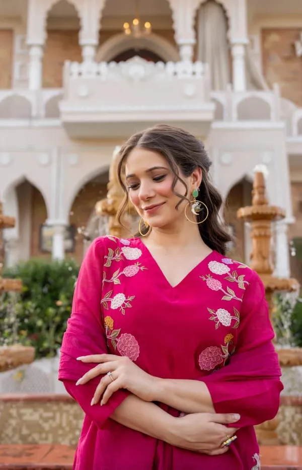 Pink_Viscose_Chanderi_Fabric_Premium_&_Fancy_Design_Kurta_Set_For_Women