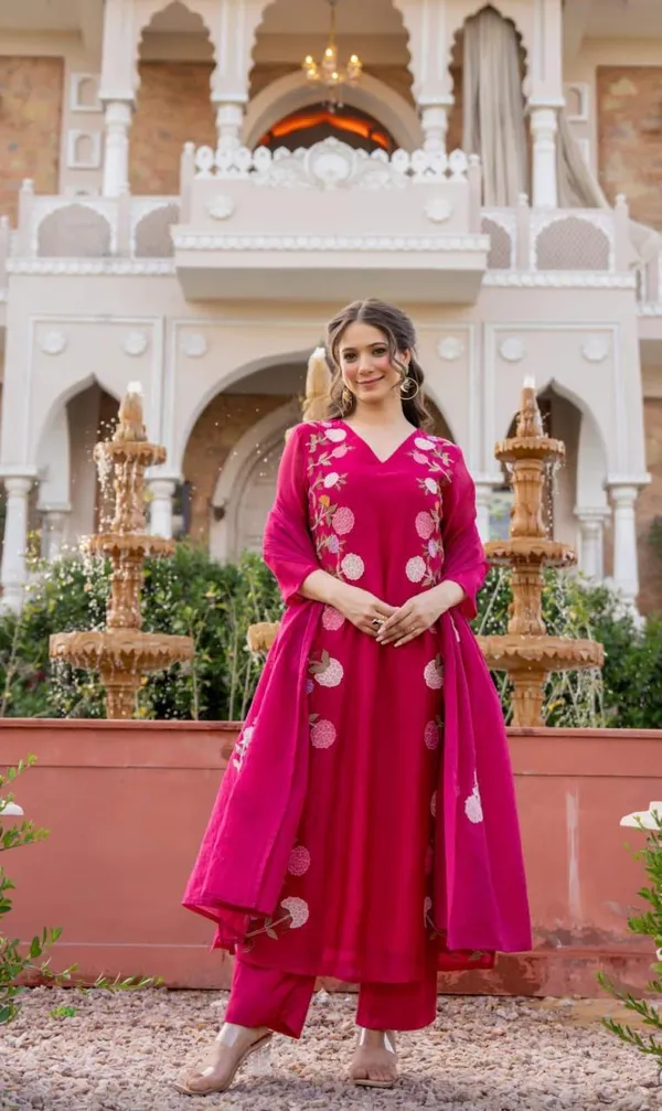 Pink_Viscose_Chanderi_Fabric_Premium_&_Fancy_Design_Kurta_Set_For_Women