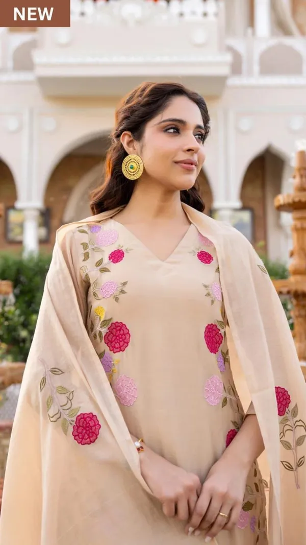 Beige_Viscose_Chanderi_Fabric_Premium_&_Fancy_Design_Kurta_Set_For_Women
