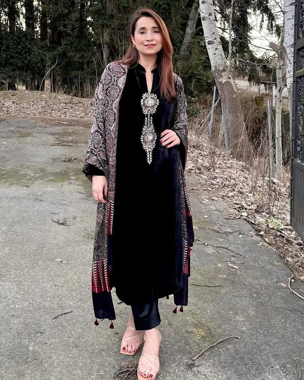 Black_Chinon_Premium_&_Fancy_Design_Kurti_And_Pant_Set_For_Women