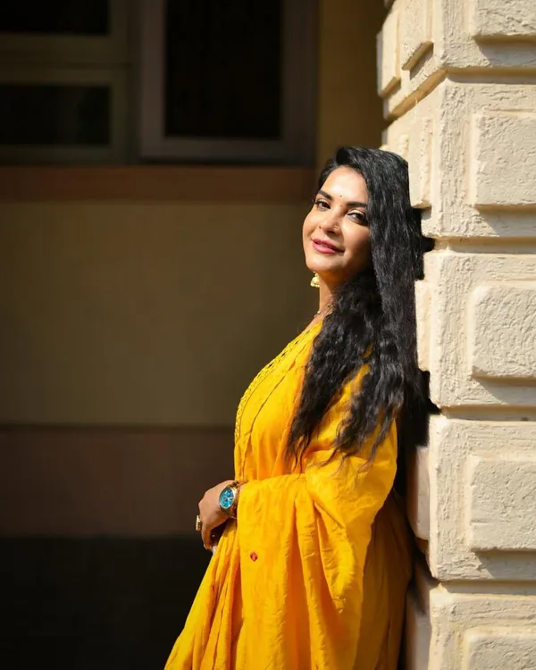 Yellow_Pure_Vichitra_Premium_&_Fancy_Design_Kurti_Set_For_Women