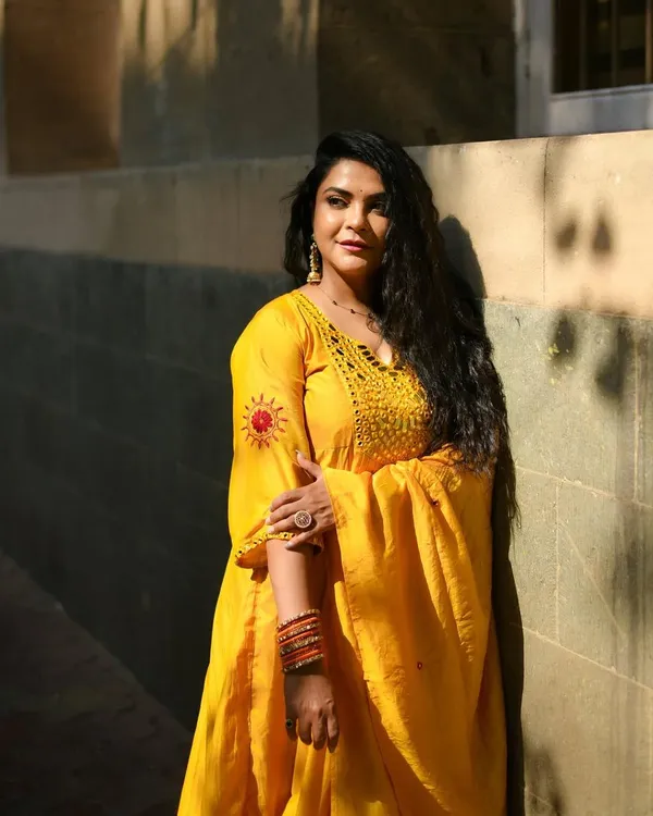 Yellow_Pure_Vichitra_Premium_&_Fancy_Design_Kurti_Set_For_Women