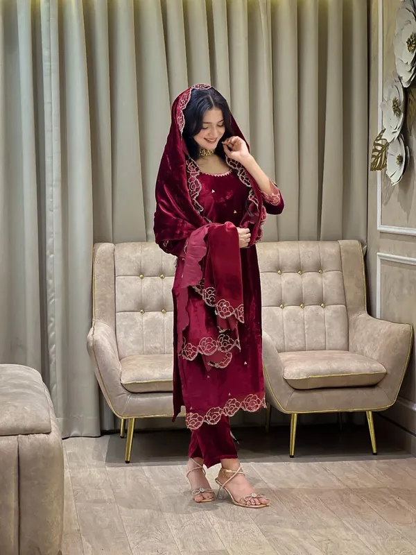 Maroon_Cotton_Premium_&_Fancy_Design_Kurti_And_Pant_Set_For_Women