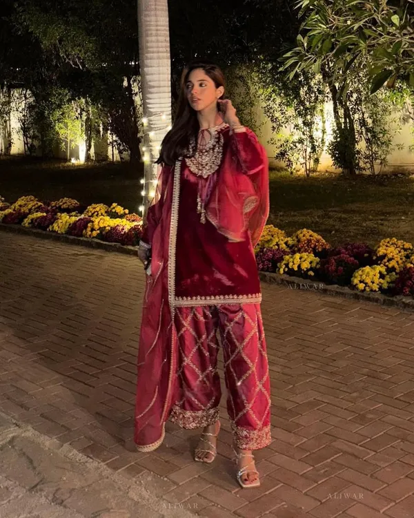 Red_Organza_Premium_&_Fancy_Design_Kurti_And_Pant_Set_For_Women