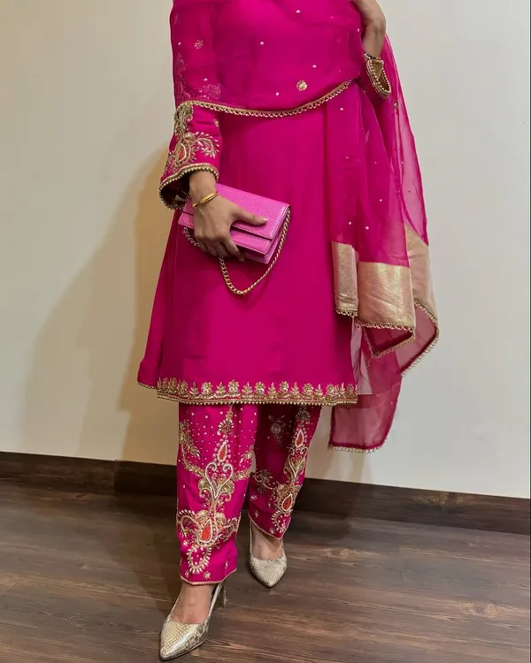 Pink_Georgette_Premium_&_Fancy_Design_Suit_Set_For_Women