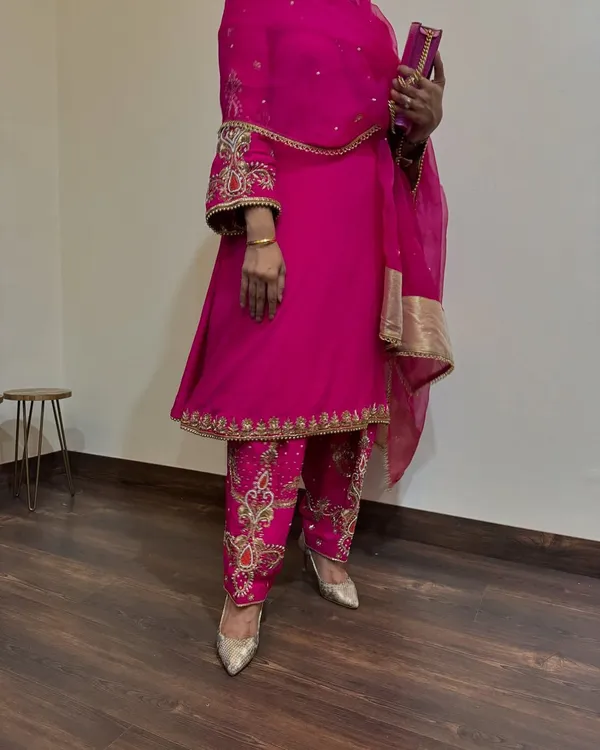 Pink_Georgette_Premium_&_Fancy_Design_Suit_Set_For_Women