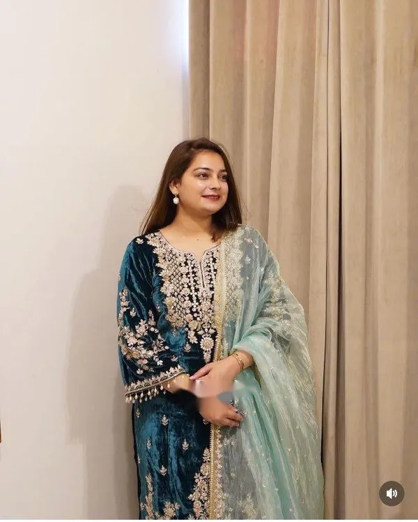 Blue_Cotton_Premium_&_Fancy_Design_Kurti_And_Pant_Set_For_Women