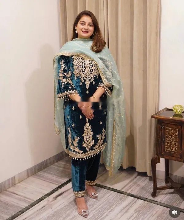 Blue_Cotton_Premium_&_Fancy_Design_Kurti_And_Pant_Set_For_Women