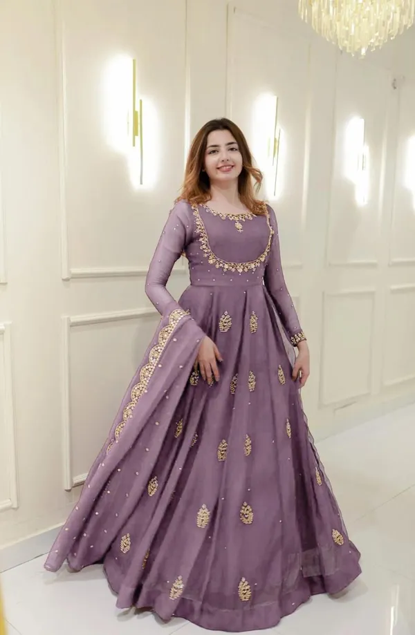 Lavender_Cotton_Premium_&_Fancy_Design_Anarkali_Set_For_Women