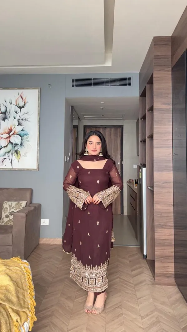 Brown_Blooming_Premium_&_Fancy_Design_Anarkali_Set_For_Women