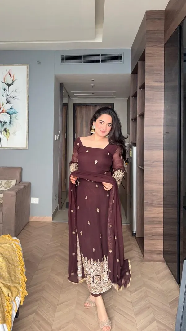 Brown_Blooming_Premium_&_Fancy_Design_Anarkali_Set_For_Women