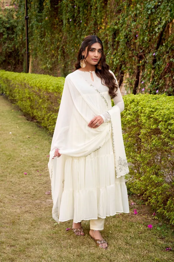 White_Crepe_Premium_&_Fancy_Design_Anarkali_Set_For_Women